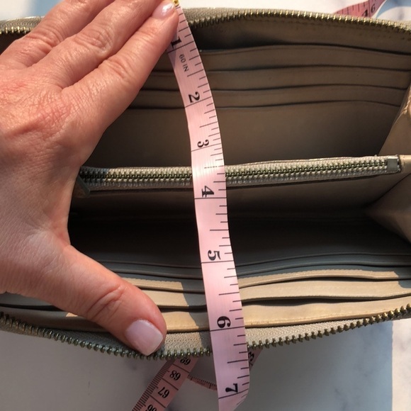 Reed Krakoff Silver Leather Zip Around Ribbon Large Wallet Flawed - Picture 14 of 14